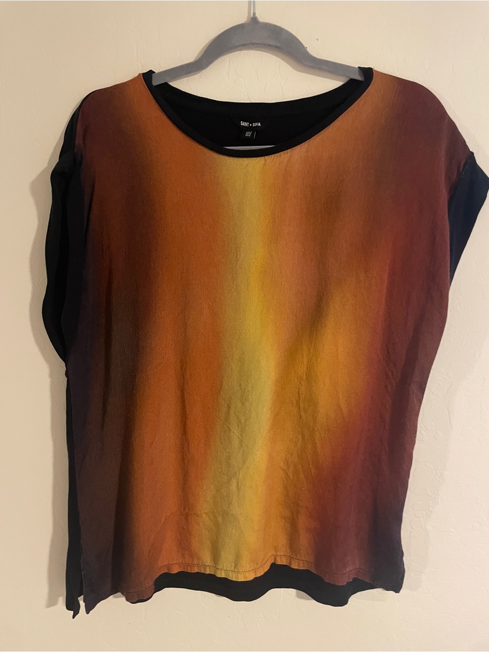 Saint + Sofia London Sunset Gradient Scoop Neck Women's Top - Black Trim/Back
